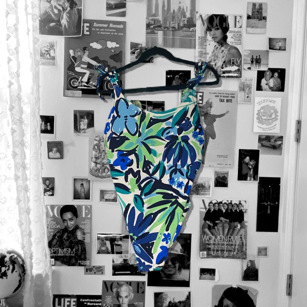 AERIE High-Leg One-Leg Bathing Suit💚💙